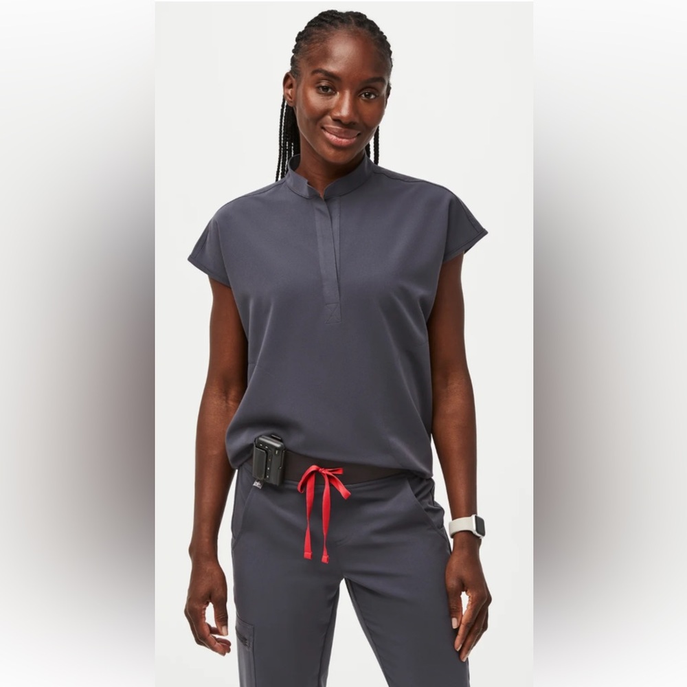 FIGS Rafaela Top & Kade Cargo Pants Scrub Set Charcoal S S/T